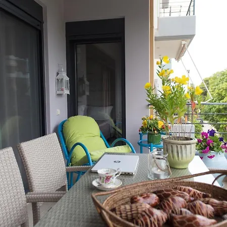 Destinesia Luxury Apt With Balcony, 1min From The Sea * クシロカストロ