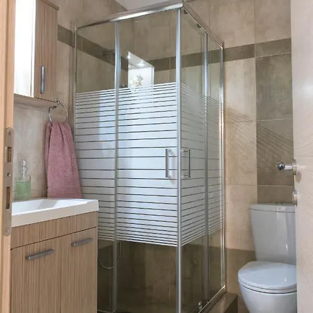 Destinesia Luxury Apt With Balcony, 1min From The Sea アパート